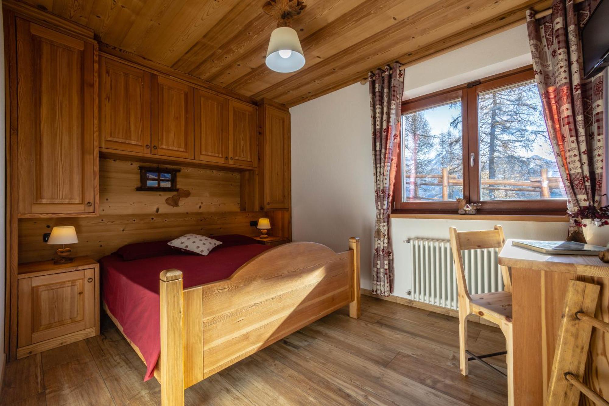 Le Coin Des Melezes - Nature & Trek - Camere In Baita Di Montagna Brusson Dış mekan fotoğraf
