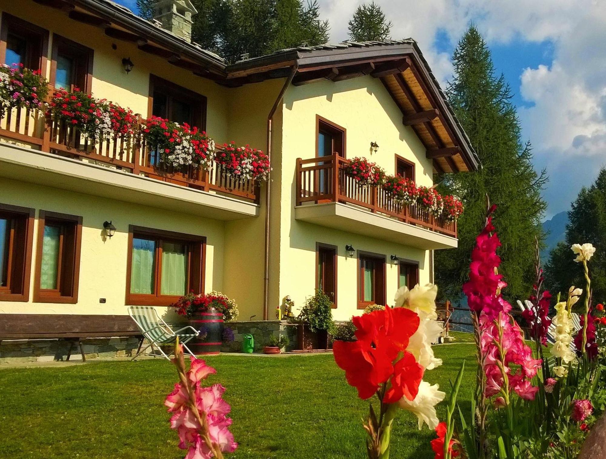 Le Coin Des Melezes - Nature & Trek - Camere In Baita Di Montagna Brusson Dış mekan fotoğraf